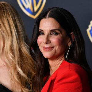 I u 62. godini je ona lepotica iz 90-ih: Omiljeni trik Sandre Bulok protiv bora nema veze s botoksom i prilično je čudan