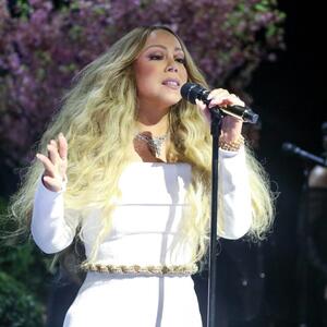 Dnevna soba Maraje Keri je lekcija o uređenju enterijera: Evo koja boja postiže odmah notu sofisticiranosti i elegancije