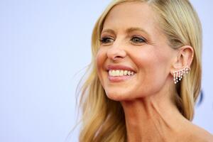 Jednostavno, 3,4 proizvoda i kraj! Konačno otkrivena tajna mladolikog izgleda Sare Mišel Gelar