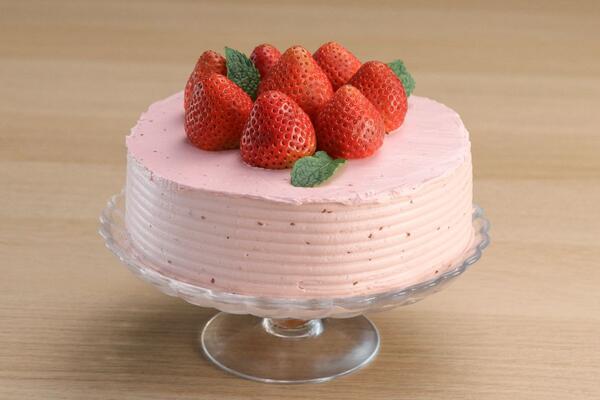 Najbolji recept za tortu sa jagodama: Kremasti voćni slatkiš idealan za sve prilike nestaće za tili čas