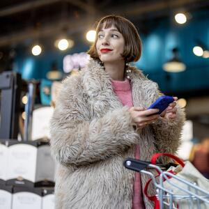 7 osobina ljudi koji češće puste druge preko reda: Psiholozi kažu da ustupanje mesta nije baš uvek dobra odluka
