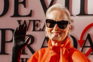 Dostojno titule "đavola koji nosi Pradu": Opako izdanje Meril Strip na premijeri poručuje da s njom nema šale