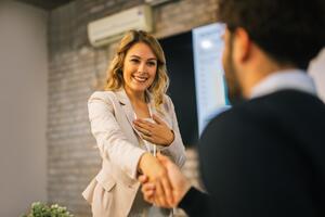 Upoznajete se, spuštate ruku i &ndash; ne znate koje ste ime čuli? 9 osobina čestih kod ljudi koji ne pamte kako se drugi zovu