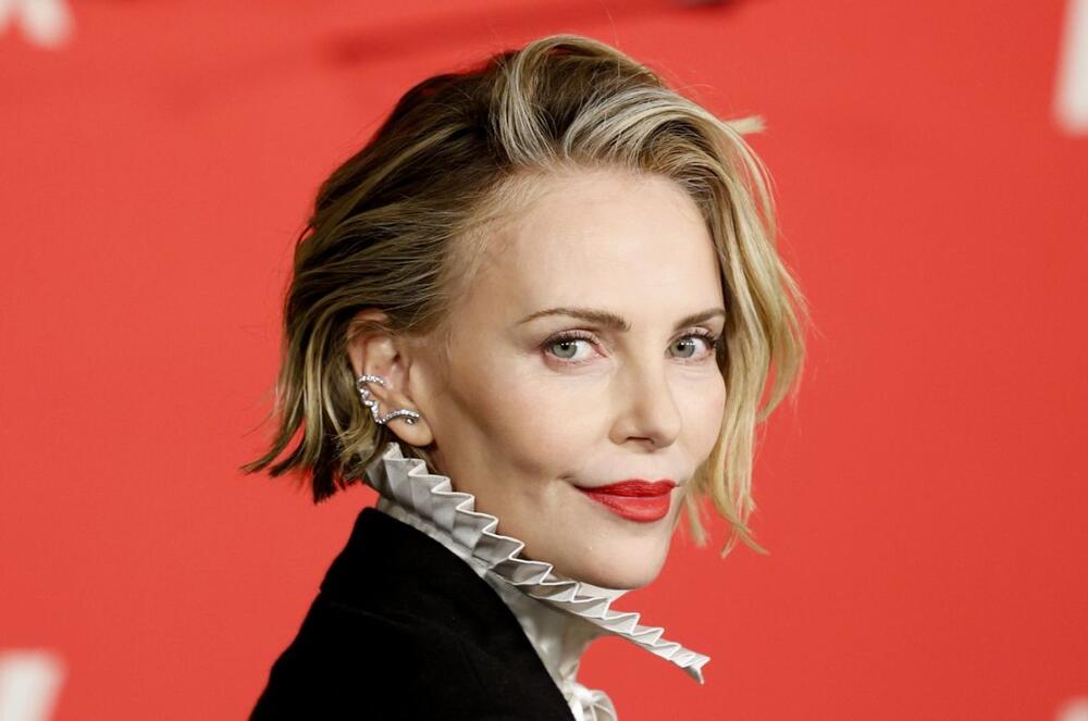 Šarliz Teron na premijeri filma 'Apex'