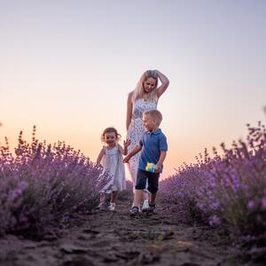 Dnevni horoskop za 25. april: Jarčevi moraju da naprave listu prioriteta, Blizanci ne treba da budu malodušni danas