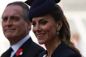 Zbog jednog detalja, stajling je nenadmašan! Kaput-haljina Kejt Midlton jedna je od najgracioznijih koje je ikad nosila