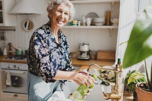 Jedite najmanje pola šolje ove namirnice dnevno i možda ćete doživeti stotu: Tajna dugovečnosti se krije u jednom povrću