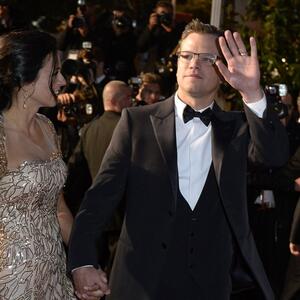 Ima skoro 50 godina i oduzima dah: Met Dejmon se pojavio sa suprugom koju ljubi 23 godine i usledilo je oduševljenje