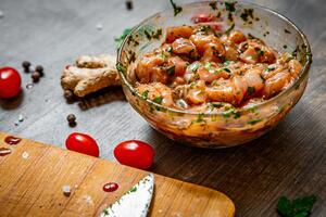 Ako prenoći u njoj meso će biti mekano poput putera: Najbolja marinada za roštilj i povrće koja se sprema za 5 minuta