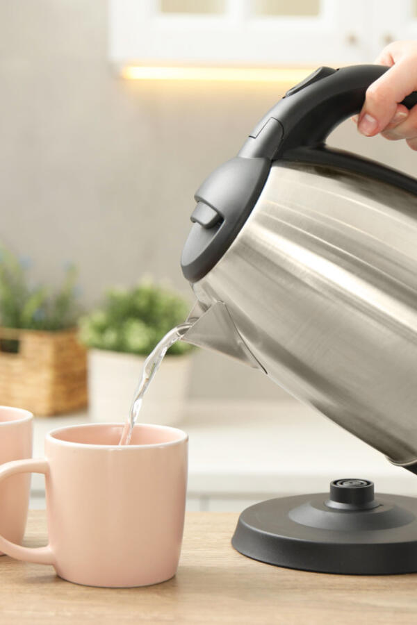 Kako najlakše očistiti ketler? 3 načina uz koja će vaše električno kuvalo biti kao da ste ga tek kupili