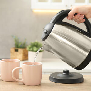 Kako najlakše očistiti ketler? 3 načina uz koja će vaše električno kuvalo biti kao da ste ga tek kupili