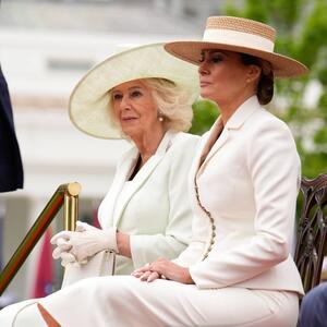 Modni okršaj prve dame i kraljice: Melanija Tramp i Kamila odmerile snage i jasno je ko je pobednica ovog nadmetanja