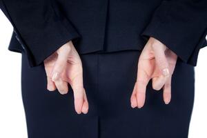 Njima se NE SMEŠI SREĆA, vreba ih opasnost: 3 znaka Zodijaka koji će biti na udaru loše sudbine u maju