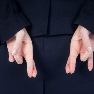 Njima se NE SMEŠI SREĆA, vreba ih opasnost: 3 znaka Zodijaka koji će biti na udaru loše sudbine u maju