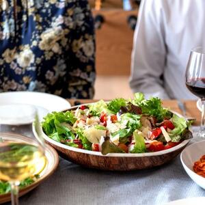 Bekrijska, lenjingradska, protiv mamurluka: 5 salata koje savršeno idu uz roštilj i ruska i mimoza nisu među njima