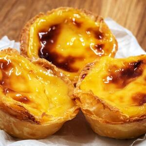 Recept za kremasti portugalski dezert &ndash; paštel de nata! Preukusan spoj hrskave korice i vanila krema od jaja