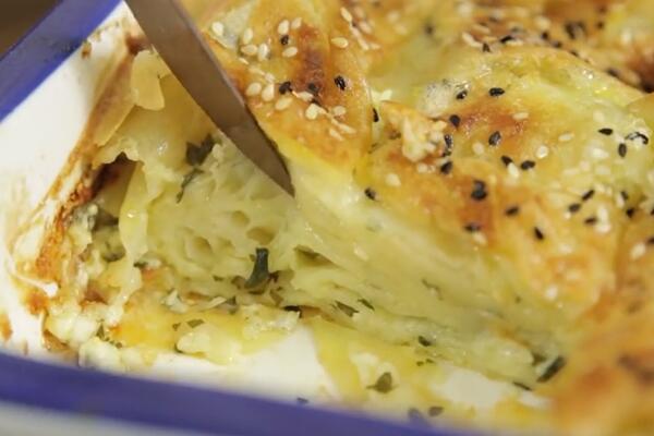 5 sastojaka & 5 minuta pripreme: Turska burek-pita sa sirom od koje nećete naći sočniju