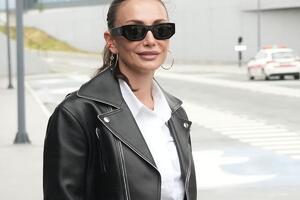 Izdužuje noge, vaja liniju i daje dozu urbanog šika: Emina Jahović u kombinaciji koja savršeno stoji i buckama