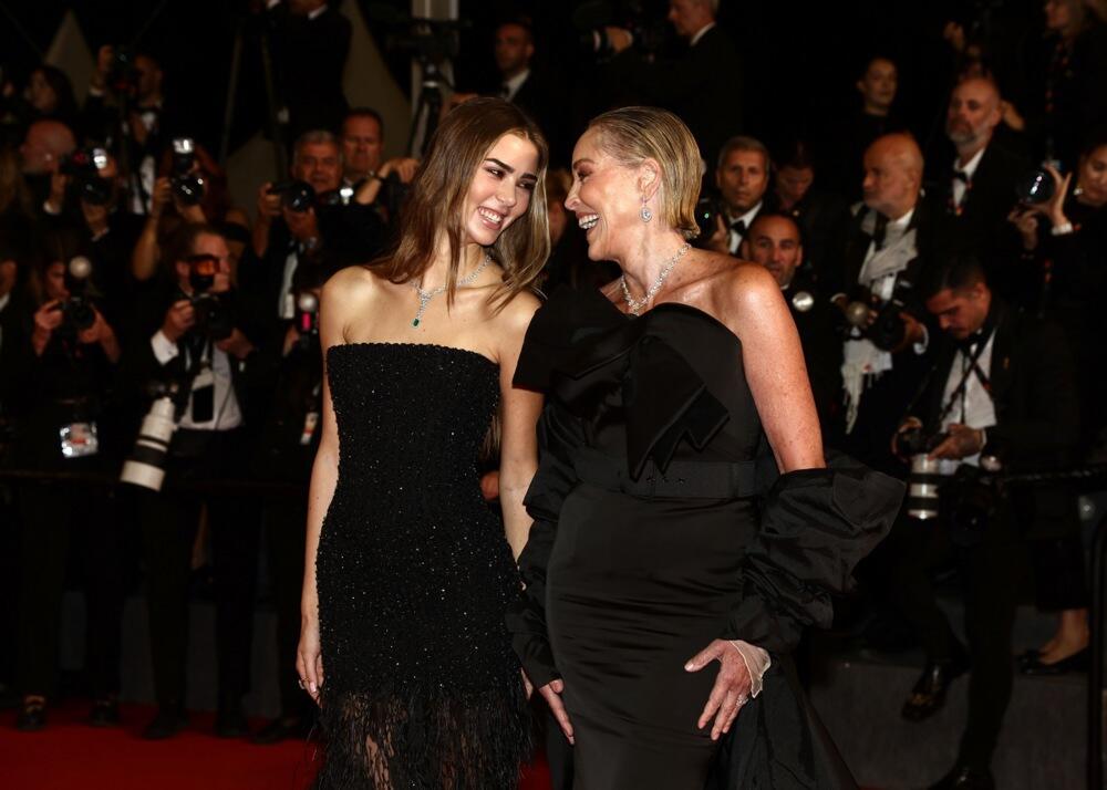 Helena Getsbi i Šeron Stoun na 79. Kanskom festivalu, na premijeri filma "Dijamant"