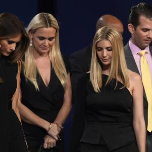 "Dijagnostifikovan mi je rak dojke": Stižu loše vesti iz porodice Tramp i Ivanka je tu da bude najveća podrška