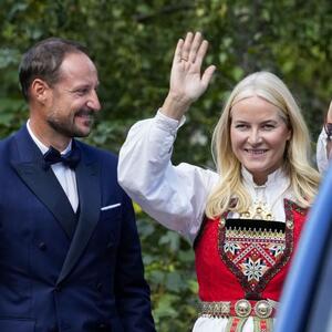 Ćerka pauzirala studije, sin i muž se ne odvajaju od nje: Stanje poznate princeze se pogoršalo, porodica je uz nju