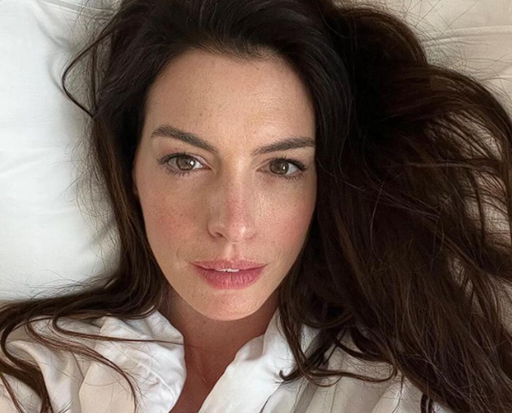 Selfi En Hatavej u njenom domu u Kaliforniji