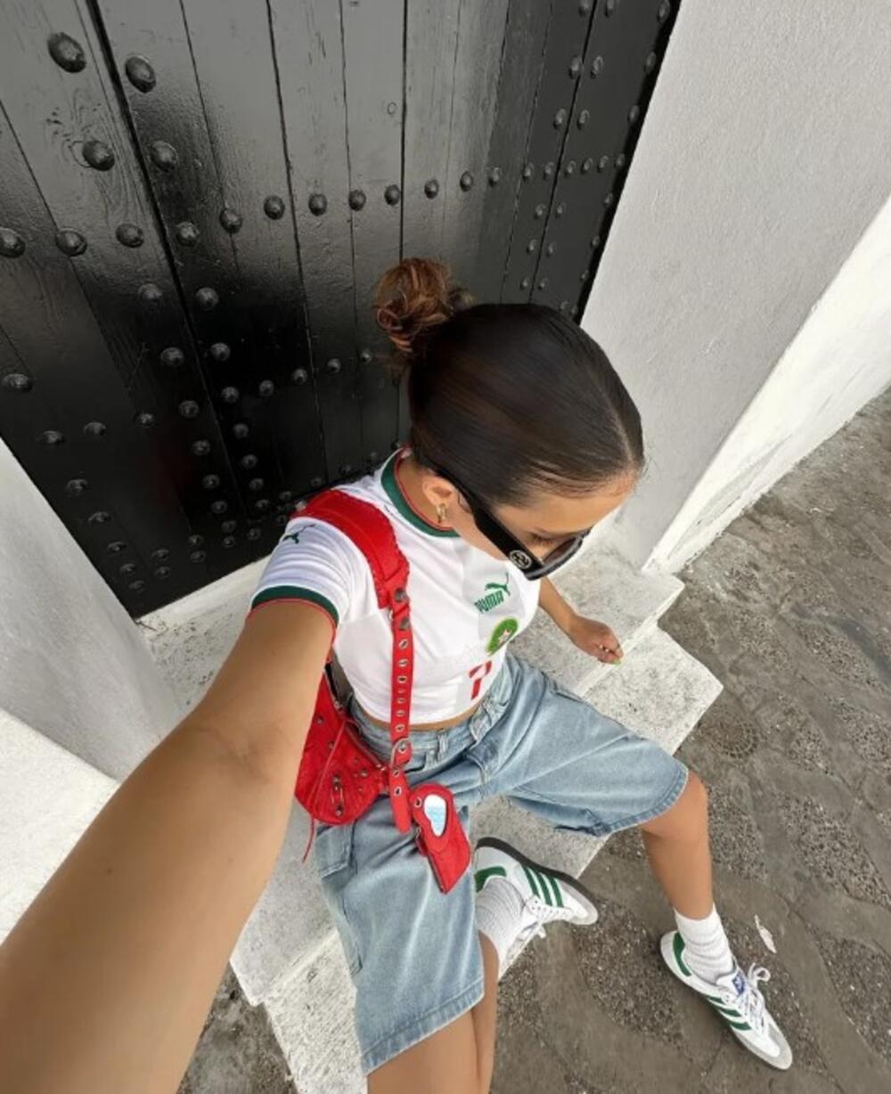 Dres u kombinaciji sa širokim šortsom