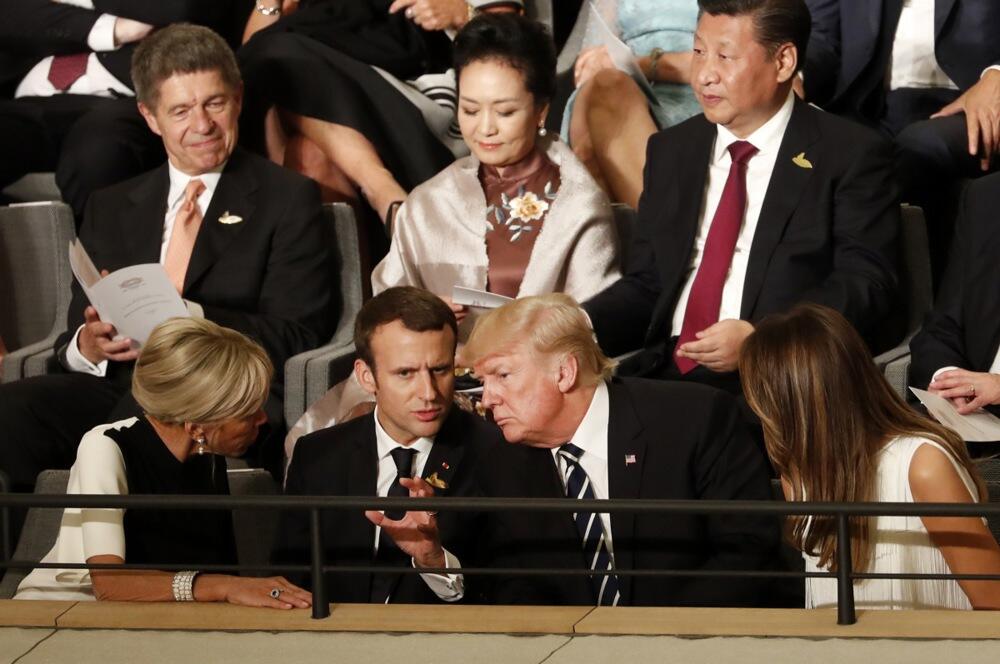 Emanuel i Brižit Makron i Donald i Melanija Tramp 2017. godine