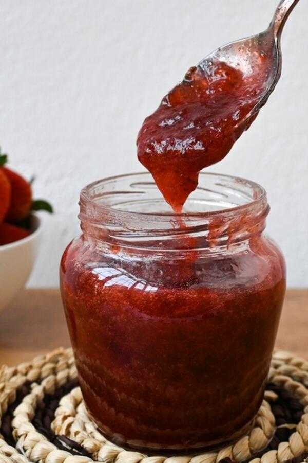 Kako napraviti EKSPRES DŽEM od jagoda za samo 5 minuta? Recept zbog kojeg će ostava biti dupke puna