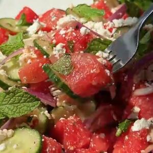 Brza salata gotova za 3 minuta &ndash; spas u vrelim letnjim danima: Recept za niskokaloričan i lagan obrok koji osvežava