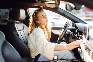 Postaće veoma opasne! 5 stvari koje nikako ne treba da ostavljate u automobilu tokom velikih vrućina