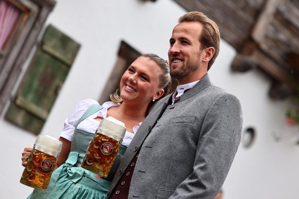 Hari Kejn sa suprugom na Oktoberfestu