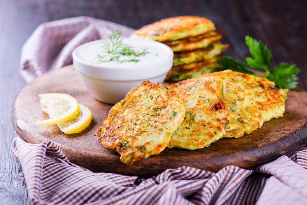 Recept za grčke pljeskavice sa tikvicama i fetom