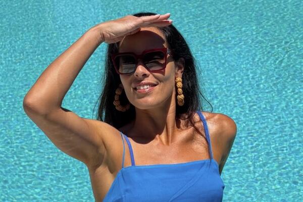 Svemu daje ženstvenost & eleganciju: Omiljena suknja Ane Ivanović je savršena za vrelo leto, ali se nosi i usred zime