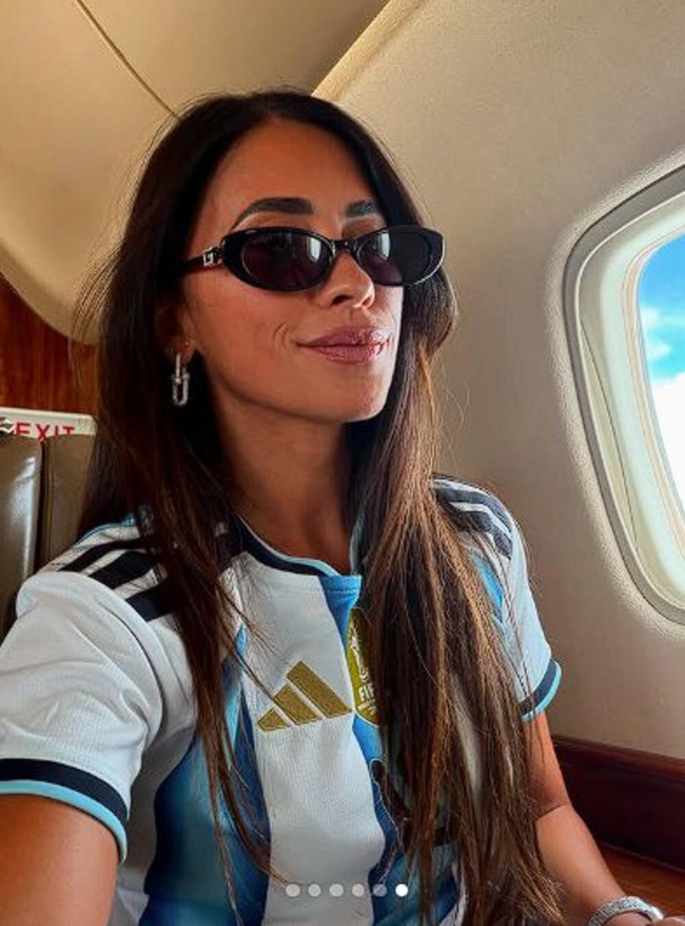 Antonela Rokuco je ponovo na Mundijalu bodrila reprezentaciju Argentine i supruga Lea Mesija s njihovim sinovima