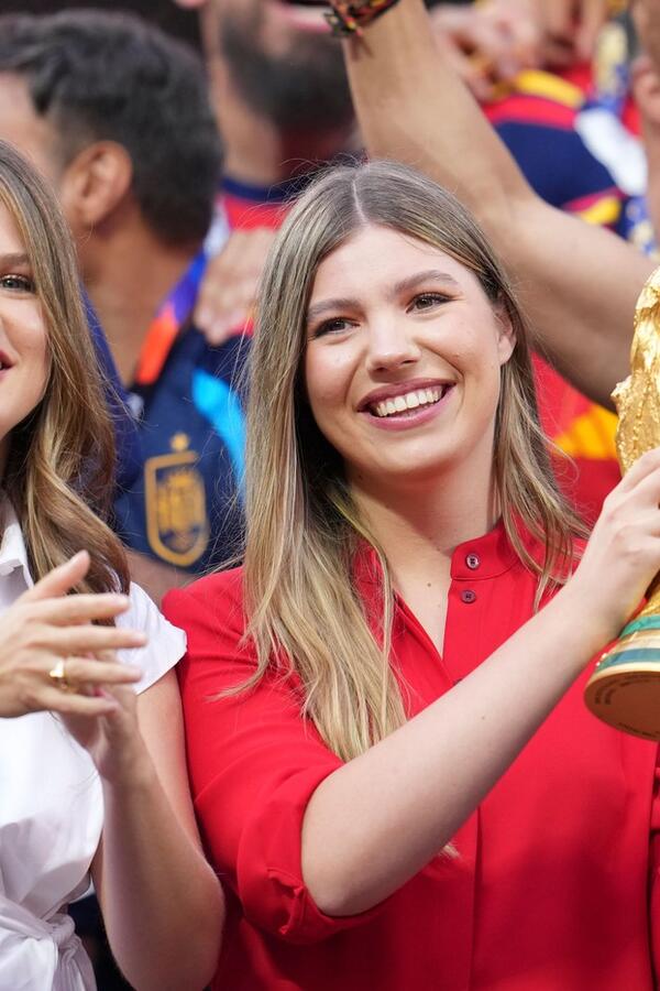 Trik španskih princeza za vizuelno krupnije oči: Leonor i Sofija su za finale Mundijala čuvale poseban letnji look