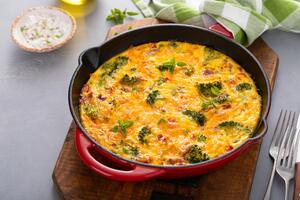 Najbolji doručak, ručak ili večera tokom leta: Slasna FRITATA posle koje niko nije ni gladan ni nezadovoljan obrokom