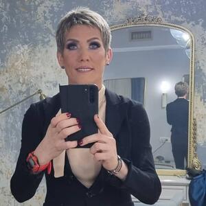 Zbog nje je ostao bez četiri prsta na ruci: Priča o heroju koji je Oliveri Jevtić spasao život, pa se zaljubio u Srbiju