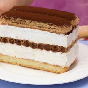 Brza torta sa piškotama i rolerima je ništa drugo do &ndash; letnja fantazija: Recept za kremasti dezert koji se ne peče