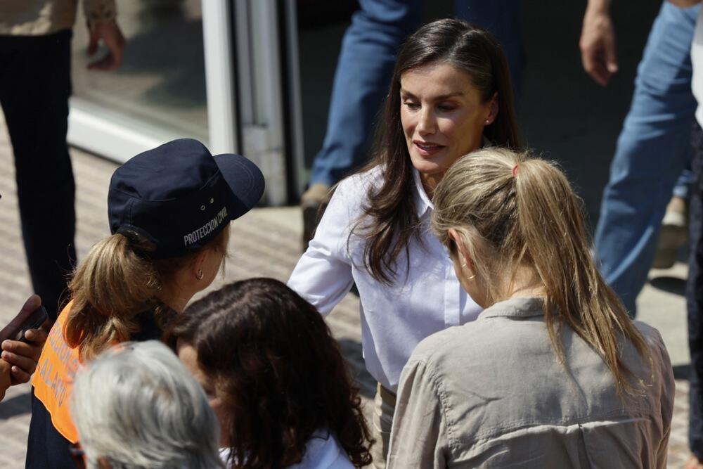 Španska kraljica Leticija i kralj Felipe VI posetili su građane Španije pogođene šumskim požarima