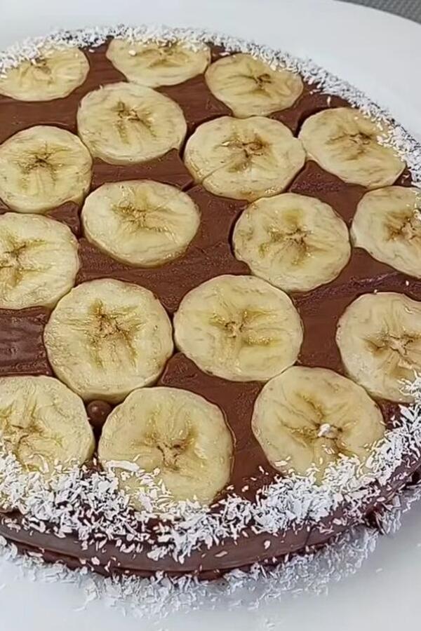 Najkremastija slatka mala izvrnuta torta: Čokoladni slatkiš od jedne banane kojem ćete se vraćati cele godine