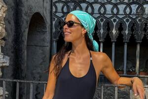 Savršena haljina za 32&deg; postoji i Ana Ivanović ju je pronašla! Njen stil za dan u Ravelu je sva inspiracija koju tražite