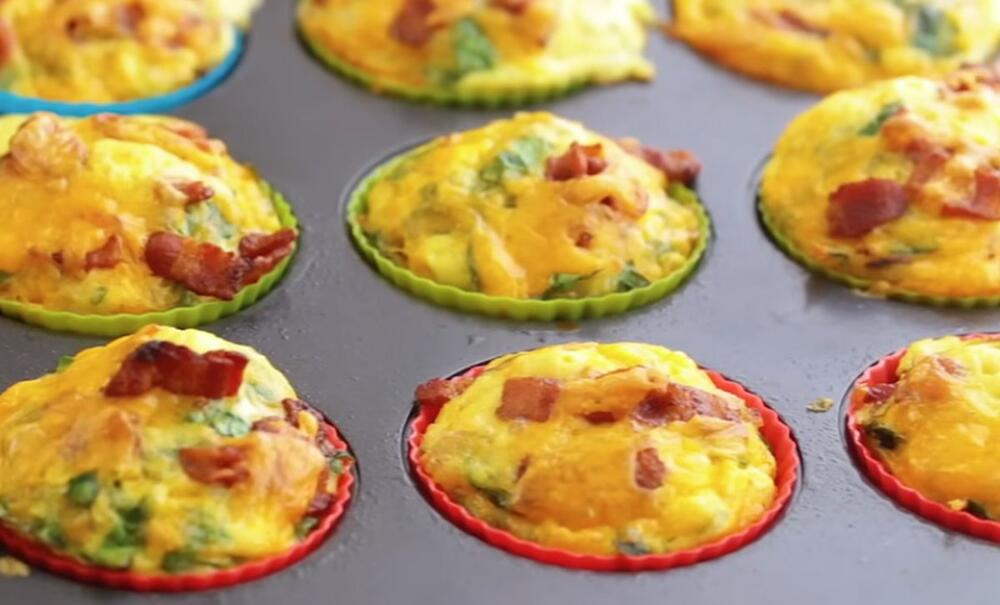 Recept za ultralake mafine sa jajima, slaninom i povrćem