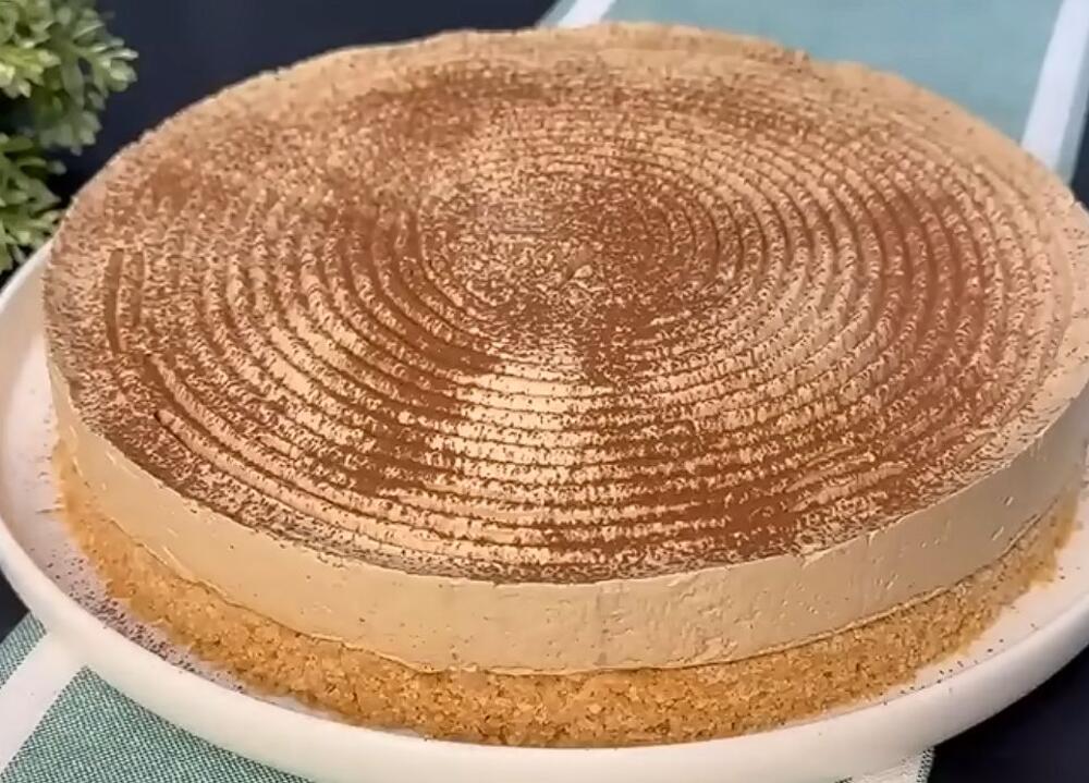 Lagana, letnja torta s ukusom kafe i podlogom od mlevenog keksa