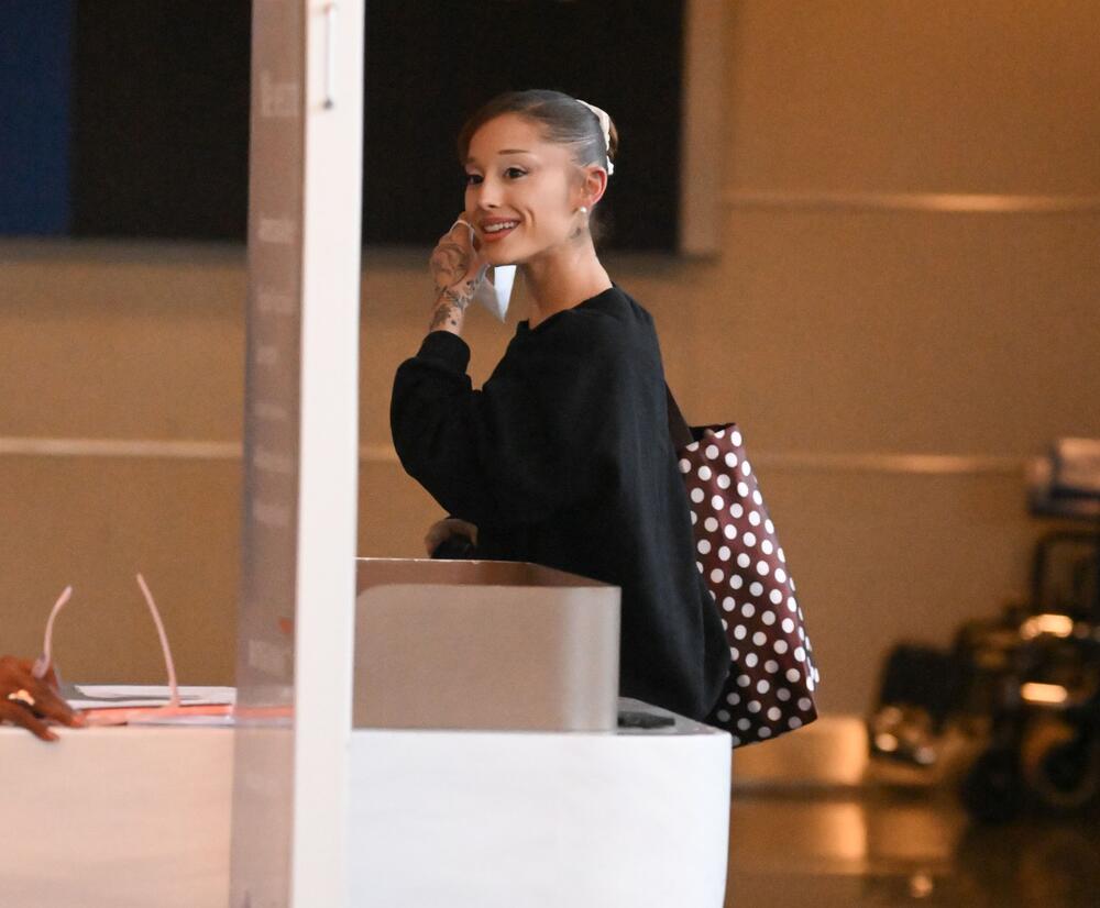 Arijana Grande na aerodromu