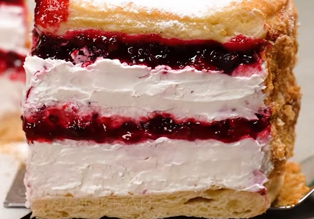 Recept za tortu sa lisnatim testom, voćem i belim filom