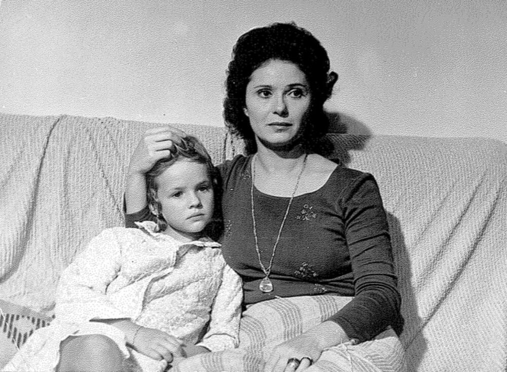 Božidarka Frajt i Natalija Vlahović u filmu 'Vagon li'