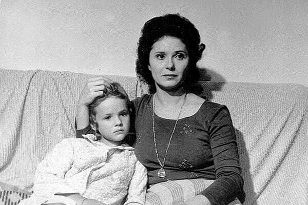 S 36 godina je saznala da je Srpkinja &ndash; i kroz kakav je horor prošla: Da nije postala glumica, nikad ne bi otkrila ko je
