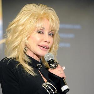 Doli Parton preminula u 81. godini: Posle života pod teretom cirkona, imala je samo jednu, poslednju želju