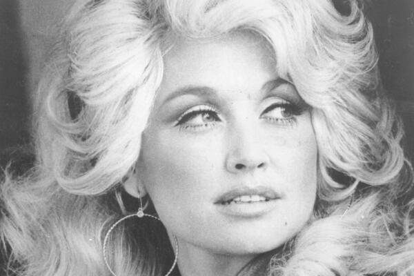 Posle života pod teretom cirkona, imala je samo jednu, poslednju želju: Legendarna Doli Parton preminula u 81. godini